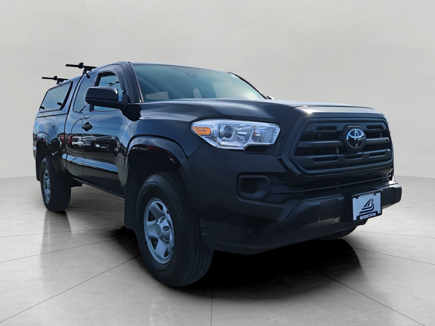 Used 2019 Toyota Tacoma SR RWD image 1