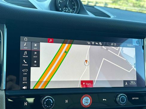 New 2026 Porsche Macan image 19