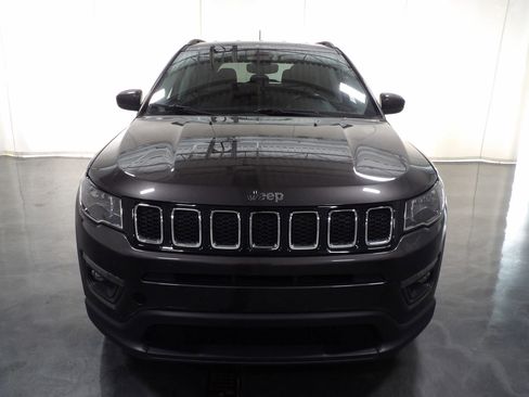 Used 2018 Jeep Compass Latitude w/ Cold Weather Group image 2