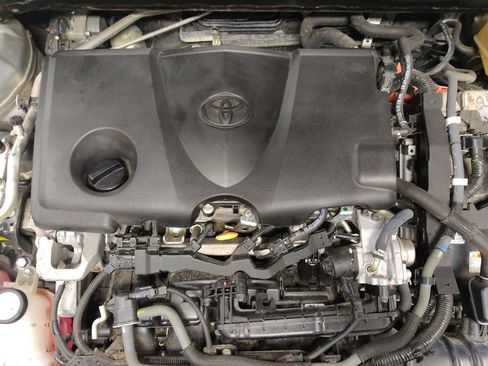 Used 2022 Toyota Camry LE image 30