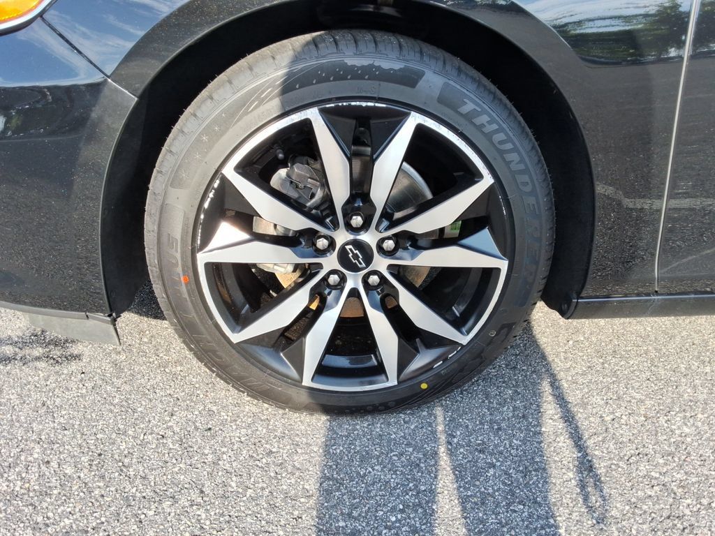 Certified 2025 Chevrolet Malibu RS FWD image 10