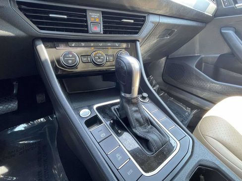 Used 2019 Volkswagen Jetta SE FWD image 40