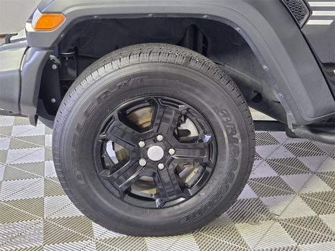 Used 2020 Jeep Wrangler Sport image 5
