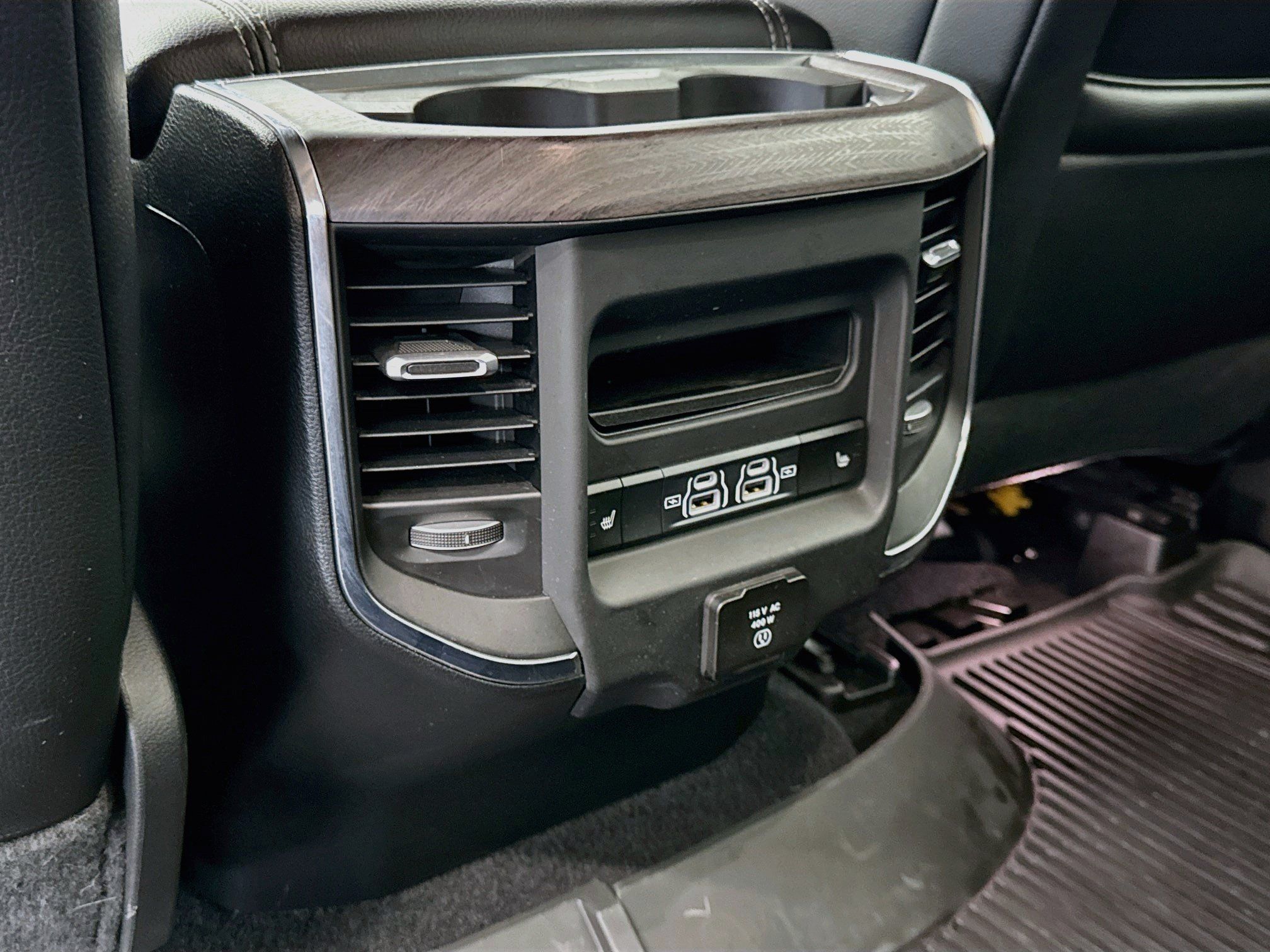 Used 2025 RAM 1500 Laramie AWD/4WD image 27