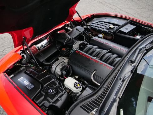 Used 2002 Chevrolet Corvette Coupe w/ Preferred Equipment Group2 RWD image 12