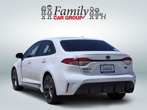 Used 2026 Toyota Corolla SE FWD image 3