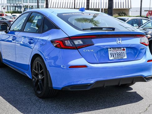Used 2025 Honda Civic Sport image 4
