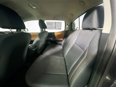 Used 2018 Toyota Tacoma SR5 image 28