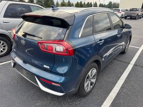 Used 2018 Kia Niro LX FWD image 3