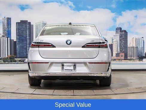 Used 2025 BMW i7 xDrive60 w/ Premium Package AWD/4WD image 11