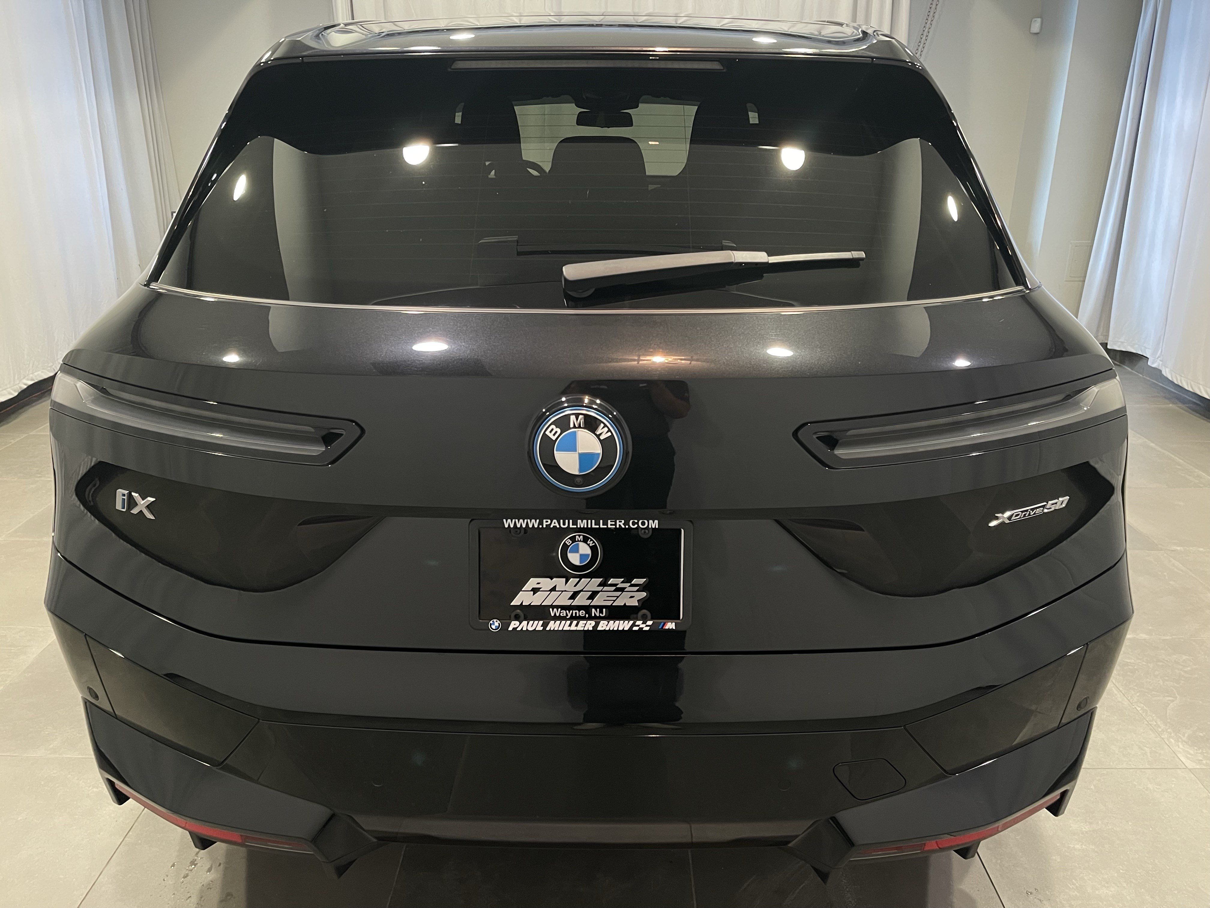 Certified 2024 BMW iX xDrive50 w/ Premium Package AWD/4WD image 5