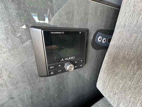 Used 2020 Mercedes-Benz Sprinter 2500 image 23