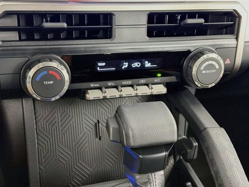 New 2026 Toyota 4Runner SR5 AWD/4WD image 21