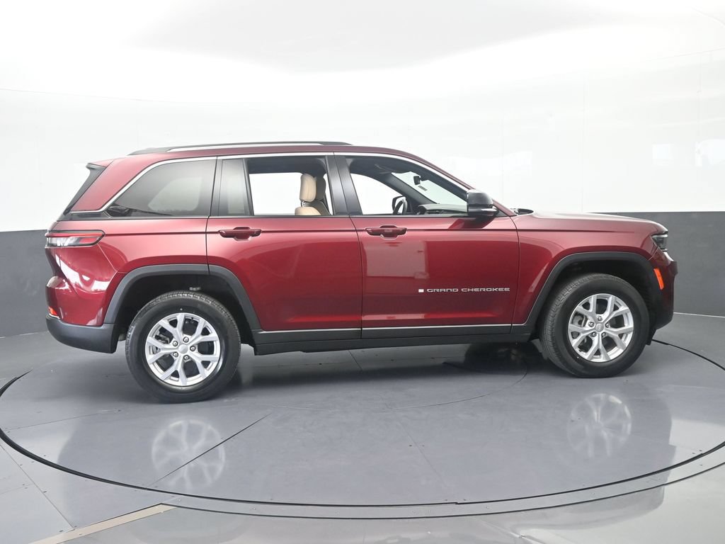 Used 2023 Jeep Grand Cherokee Limited w/ Trailer Tow Prep Group (B) RWD image 7