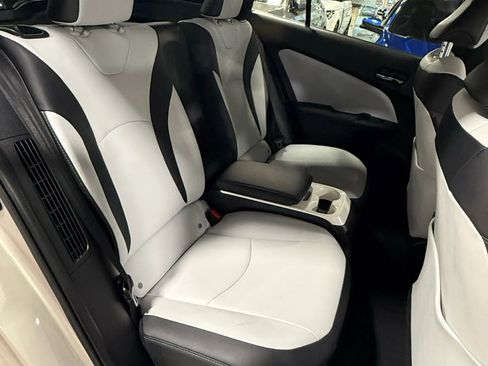 Used 2019 Toyota Prius Prime Premium image 24