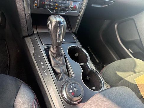 Certified 2019 Ford Explorer XLT w/ Equipment Group 202A image 14