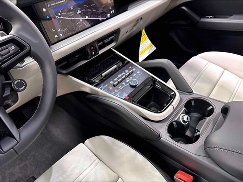 New 2026 Porsche Cayenne AWD/4WD image 17