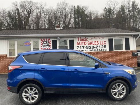Used 2017 Ford Escape SE AWD/4WD image 4