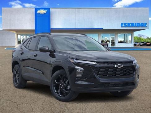 New 2026 Chevrolet Trax LT FWD image 1