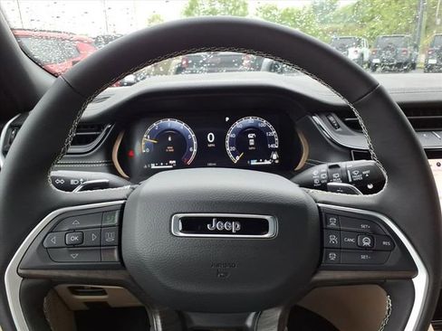 New 2026 Jeep Grand Cherokee L Limited AWD/4WD image 17
