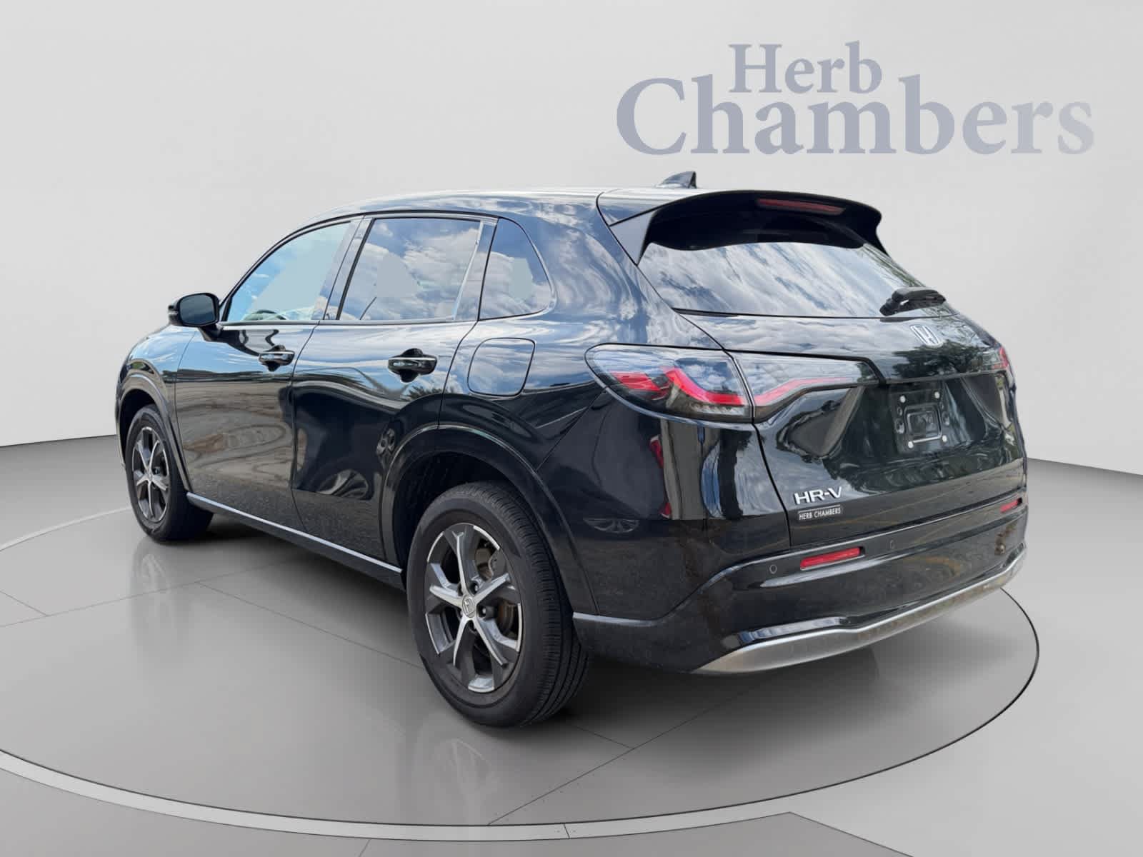 Used 2024 Honda HR-V EX-L image 3