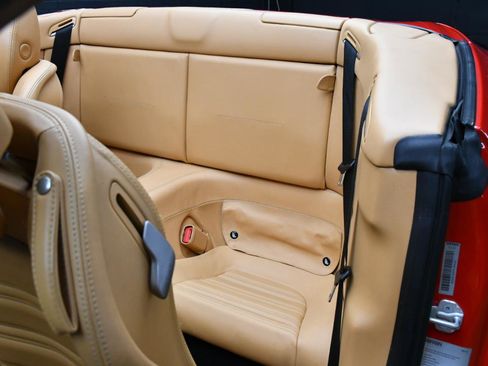 Used 2014 Ferrari California RWD image 40