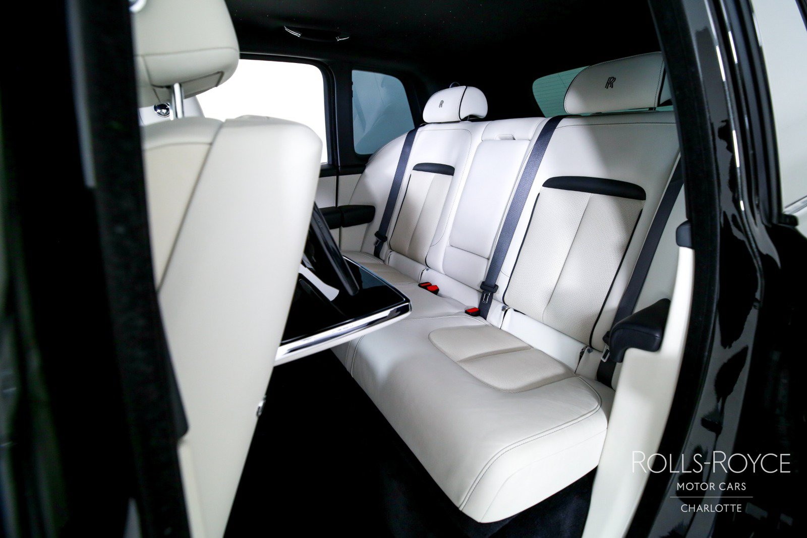 Used 2023 Rolls-Royce Cullinan w/ Cullinan Package AWD/4WD image 18