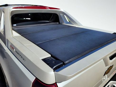 Used 2013 Chevrolet Avalanche LTZ image 9