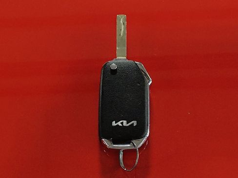 Used 2023 Kia Soul LX image 32