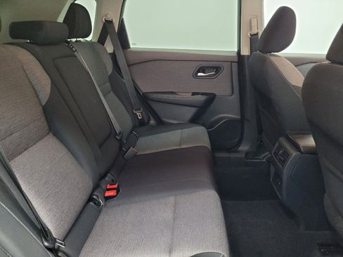 Used 2022 Nissan Rogue SV FWD image 19