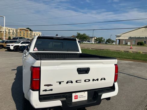 Certified 2026 Toyota Tacoma SR5 AWD/4WD image 8