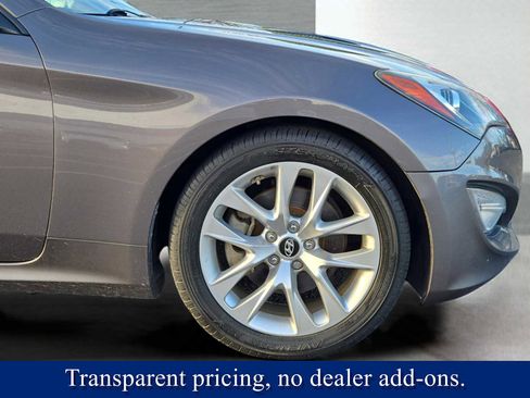 Used 2013 Hyundai Genesis 3.8 image 10