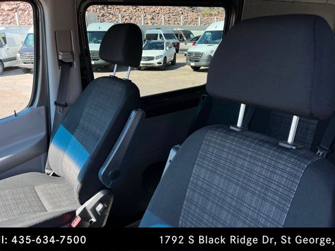 Used 2015 Mercedes-Benz Sprinter 2500 image 16