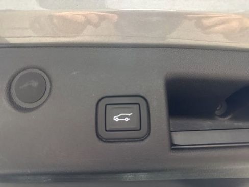 Used 2023 Chevrolet Equinox LT FWD image 20