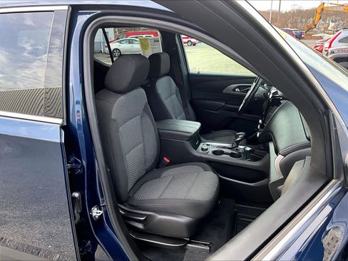 Certified 2022 Chevrolet Traverse LT w/ LPO, Floor Liner Package image 11