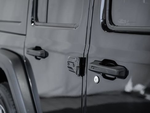 Used 2023 Jeep Wrangler Unlimited Sport AWD/4WD image 14