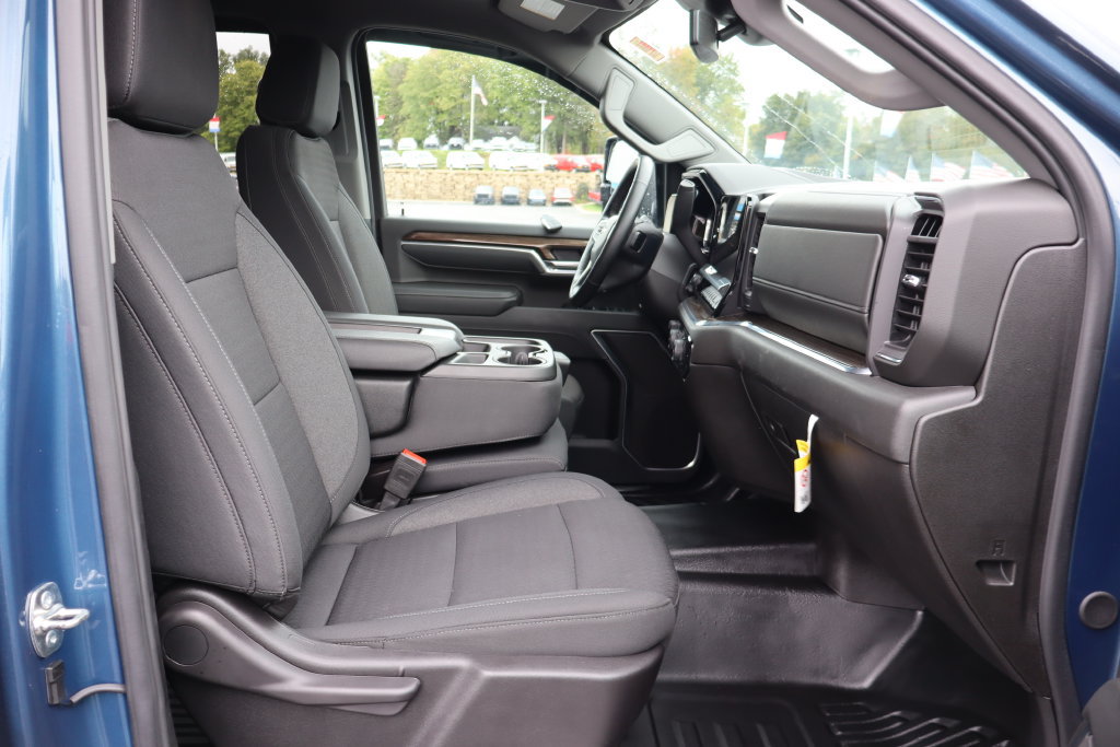 Used 2025 Chevrolet Silverado 3500 LT w/ All Star Edition AWD/4WD image 17