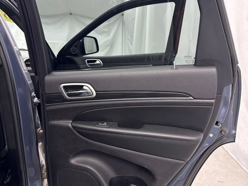 Used 2020 Jeep Grand Cherokee Limited AWD/4WD image 36
