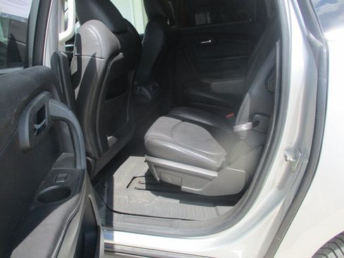 Used 2012 Chevrolet Traverse LT FWD image 8