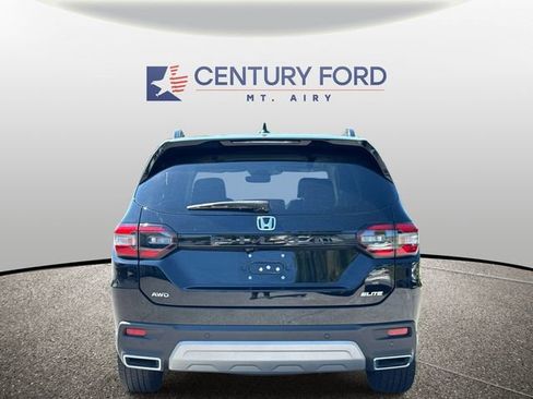 Used 2024 Honda Pilot Elite image 3