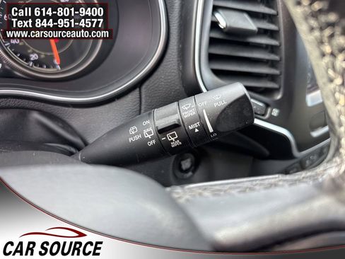 Used 2019 Jeep Cherokee Trailhawk AWD/4WD image 23