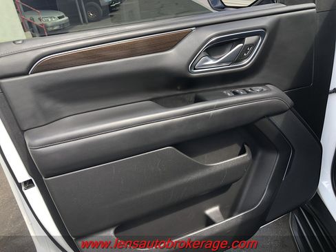 Used 2022 GMC Yukon XL SLE w/ Gmc Pro Safety Plus Package image 9