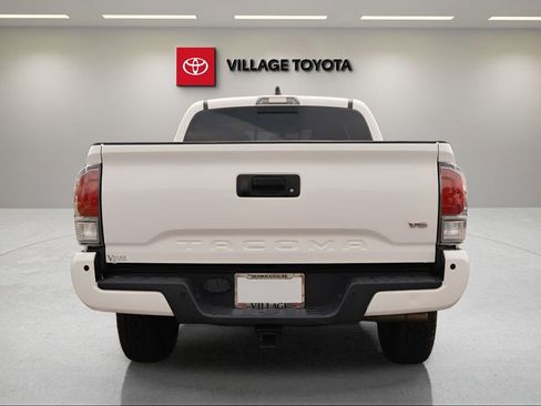 Certified 2021 Toyota Tacoma TRD Sport w/ TRD Premium Sport Package AWD/4WD image 4