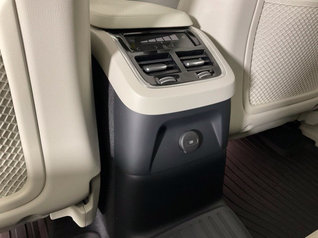 Certified 2024 Volvo XC90 T8 Ultimate w/ Protection Package Premier AWD/4WD image 24