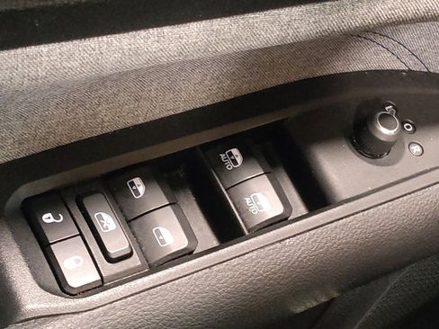 Used 2024 Jeep Compass Latitude w/ Altitude Special Edition image 27