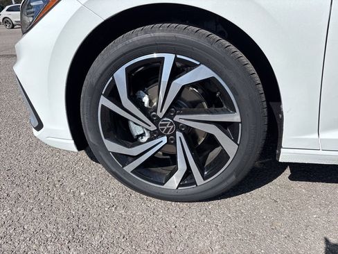 New 2026 Volkswagen Jetta SEL image 6