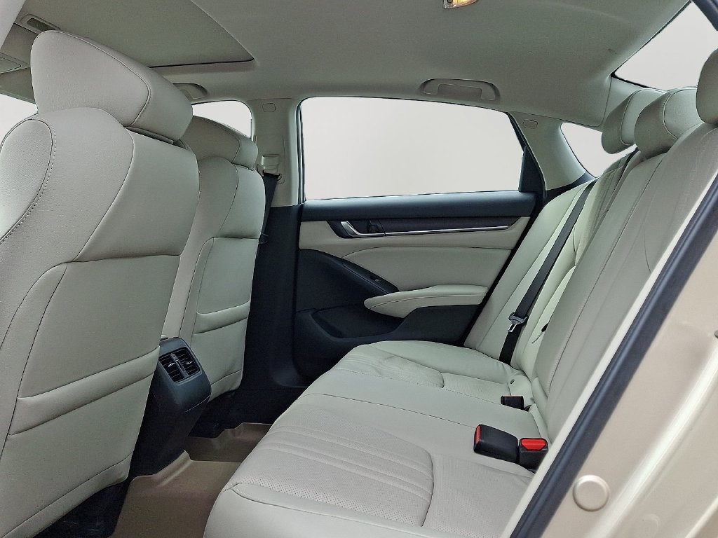 Used 2018 Honda Accord EX-L image 8