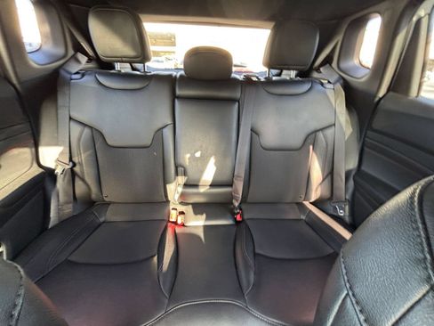 Used 2025 Jeep Compass Trailhawk AWD/4WD image 31