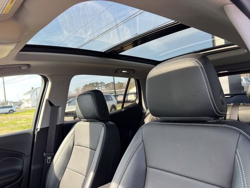 Used 2023 GMC Terrain SLT w/ Tech Package AWD/4WD image 30