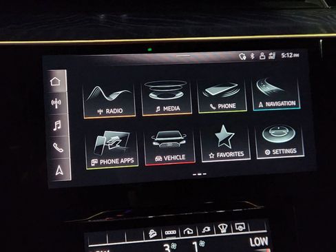 Used 2021 Audi e-tron Prestige w/ Prestige Package image 18